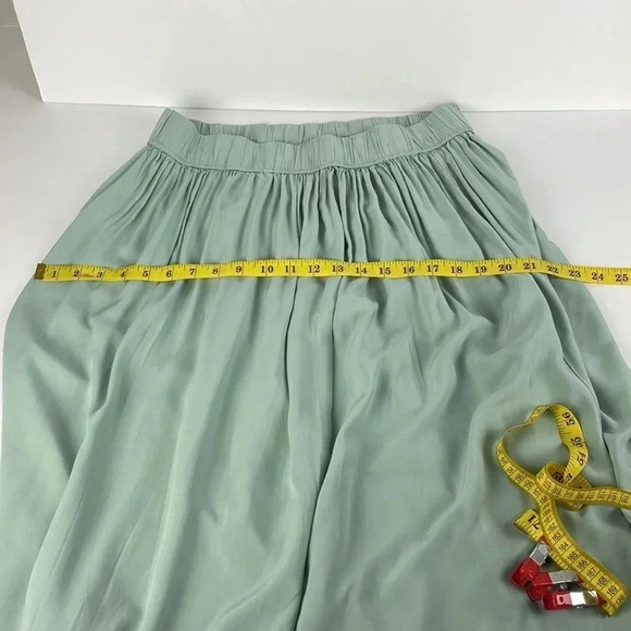 Mint green contemporary, pleated, pull on midi length skirt, size extra large - Picture 5 of 8